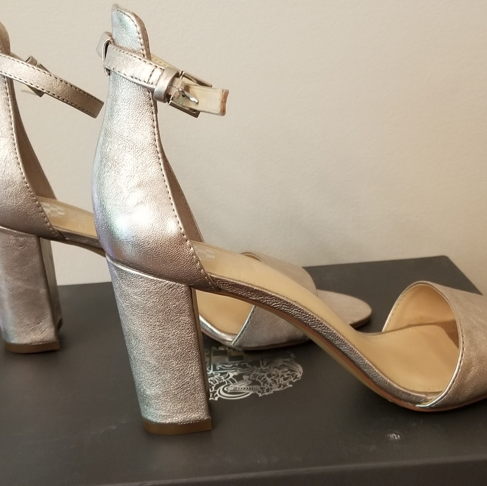 Vince Camuto Corlina Sandals size 8.5.